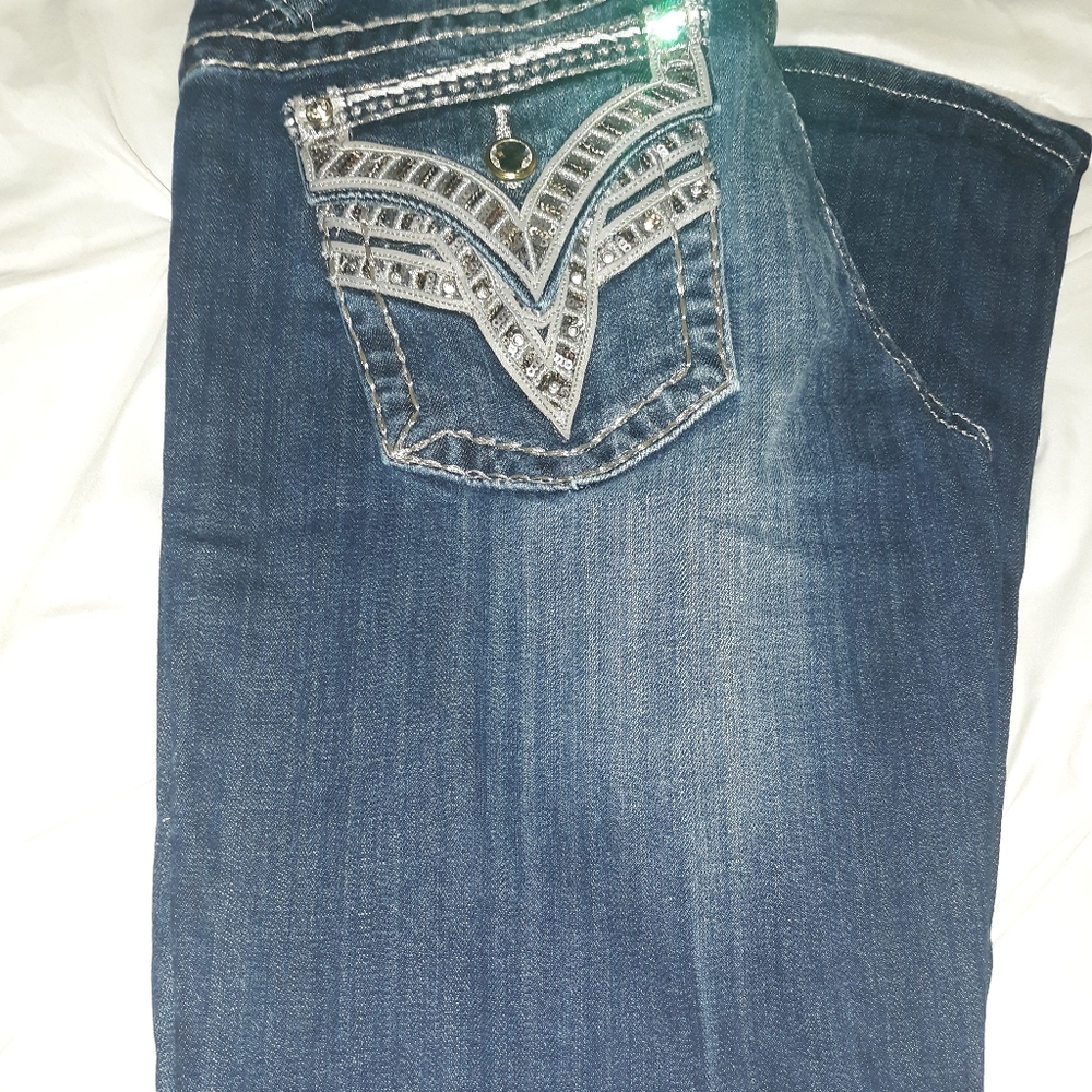 Jeans - Picture 2 of 3
